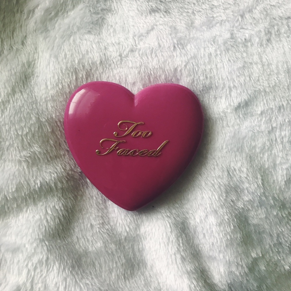 Too Faced Love Flush blush